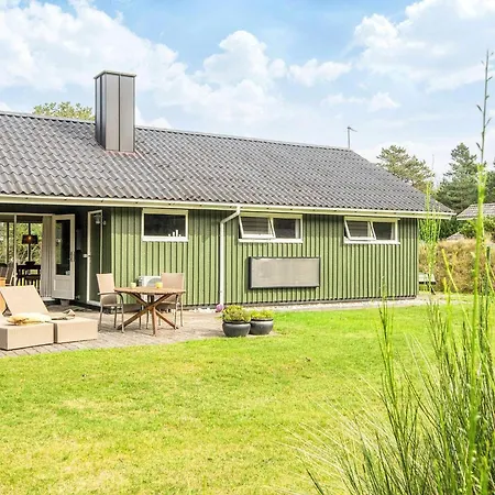 6 Person In * Blåvand